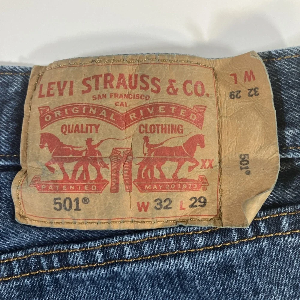 Levis 501 Jeans Mens 32x29 Medium Wash Button Fly Original Fit 100% Cotton
